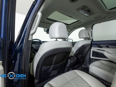 Used 2025 Kia Telluride SX w/ SX Captain's Chair Package AWD/4WD image 27