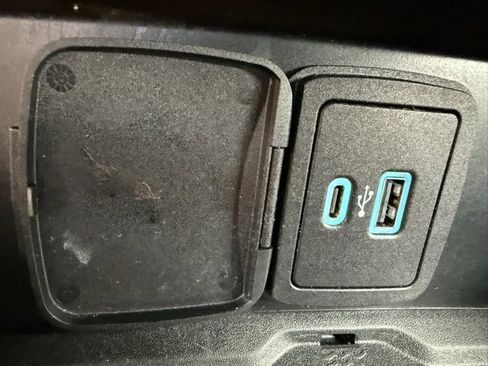 Used 2024 Ford Bronco Badlands image 30