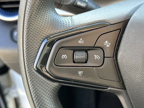 Used 2025 Chevrolet Trax LS w/ LS Convenience Package image 24