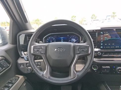Used 2025 Chevrolet Silverado 1500 ZR2 w/ Technology Package AWD/4WD image 9