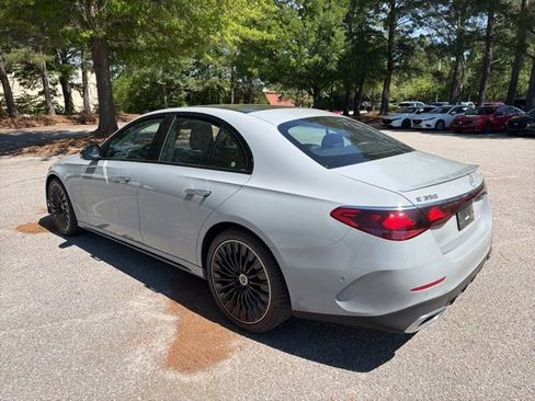 Used 2024 Mercedes-Benz E 350 4MATIC Sedan image 3