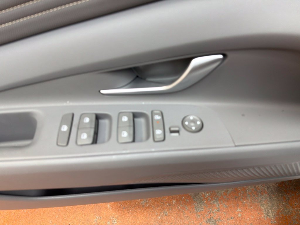 Certified 2026 Hyundai Elantra Sport FWD image 23