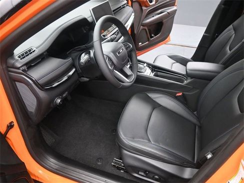 New 2026 Jeep Compass Limited w/ Sun, Sound & Navigation Group image 9