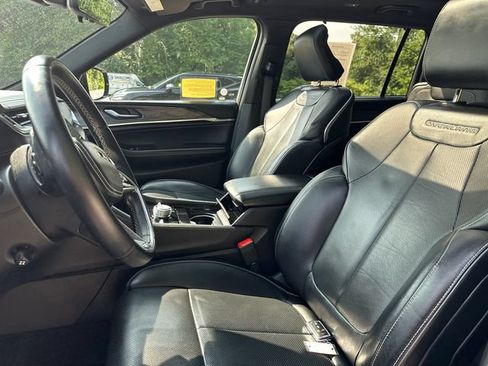 Used 2022 Jeep Grand Cherokee L Overland w/ Luxury Tech Group IV AWD/4WD image 39