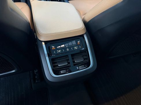 Used 2019 Volvo XC90 T6 Momentum AWD/4WD image 15