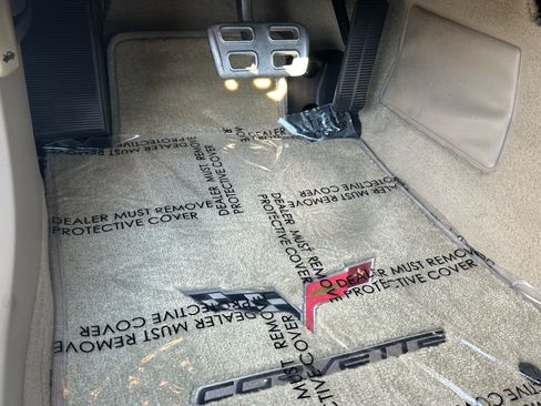 Used 2010 Chevrolet Corvette Grand Sport w/ Preferred Equipment Group image 23