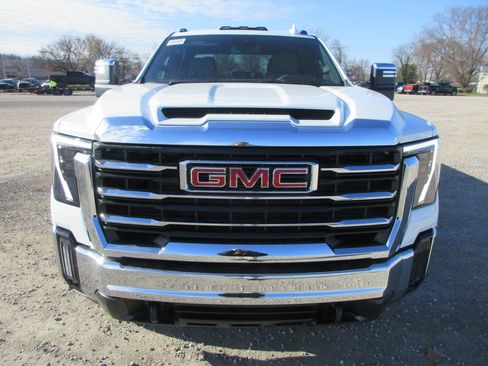 New 2026 GMC Sierra 2500 SLT AWD/4WD image 11