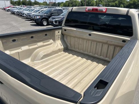 Used 2024 Chevrolet Colorado W/T RWD image 16