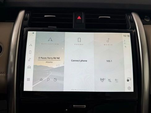 Used 2025 Land Rover Discovery S image 16