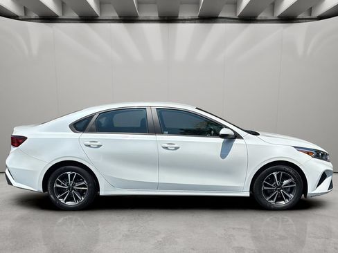 Used 2023 Kia Forte LXS w/ LXS Technology Package FWD image 6