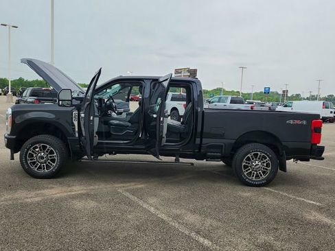Used 2023 Ford F250 Limited AWD/4WD image 12
