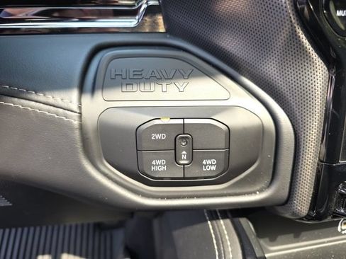 Used 2025 RAM 2500 Limited AWD/4WD image 30