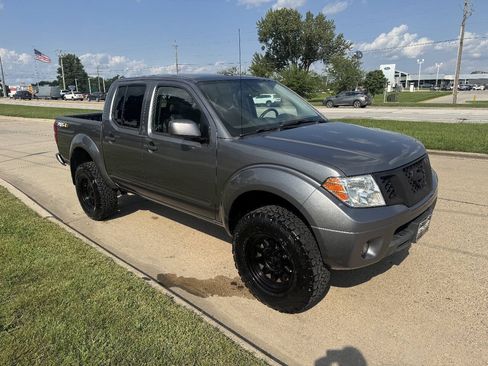 Used 2018 Nissan Frontier PRO-4X AWD/4WD image 7