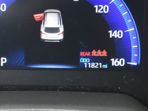 Certified 2022 Toyota Corolla Cross XLE w/ Convenience Package image 33