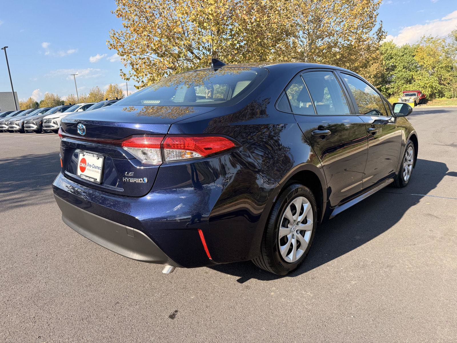 Used 2023 Toyota Corolla LE w/ Carpet Mat Package (TMS) FWD image 5