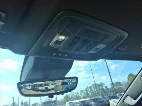 Used 2024 Chevrolet Silverado 1500 ZR2 w/ Technology Package image 26