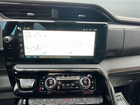 Used 2024 GMC Sierra 2500 AT4 w/ AT4 Preferred Package image 21