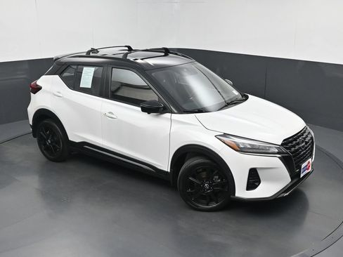 Used 2024 Nissan Kicks SR FWD image 29
