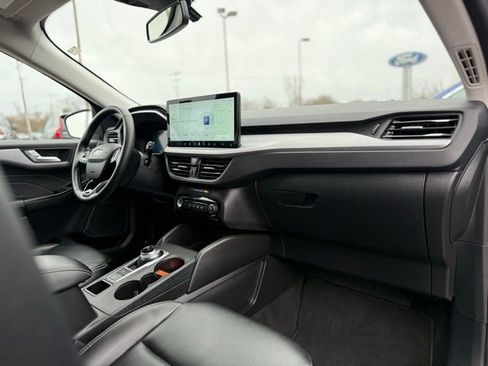 Certified 2025 Ford Escape Platinum image 18