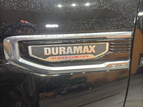 Used 2025 GMC Sierra 1500 AT4 w/ AT4 Premium Package image 10