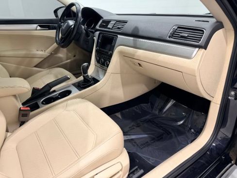 Used 2019 Volkswagen Passat 2.0T Wolfsburg w/ Wheels & Sunroof Package FWD image 42