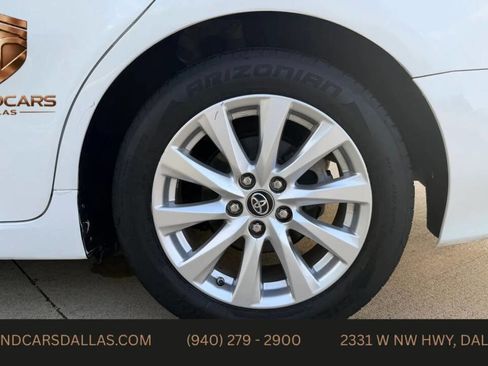 Used 2019 Toyota Camry LE FWD image 23