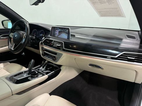Used 2019 BMW 750i xDrive 750i xDrive w/ Executive Package image 25