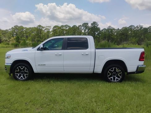 Certified 2025 RAM 1500 Laramie AWD/4WD image 8