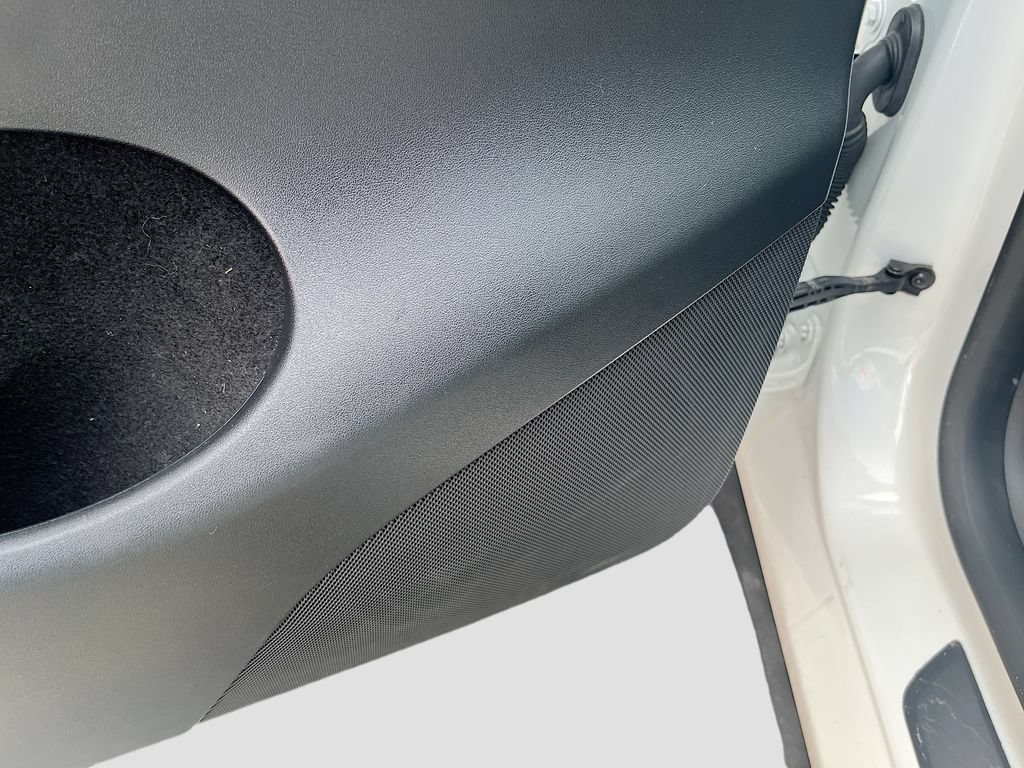Used 2025 Tesla Model Y Long Range AWD/4WD image 18