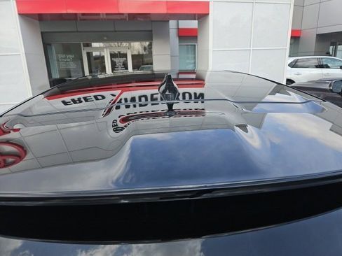 Used 2025 Land Rover Range Rover Velar S image 9