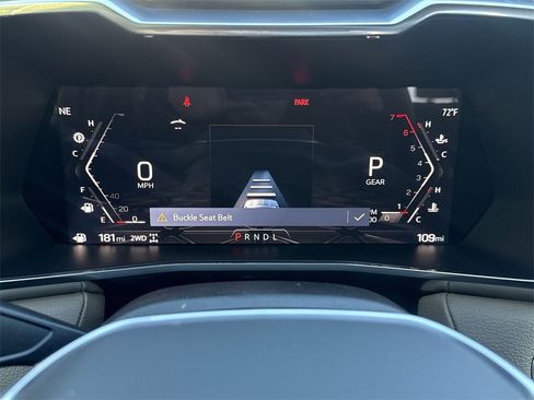 New 2026 GMC Canyon Denali w/ LPO, Denali Black Edition image 17