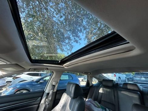 Used 2021 Honda Accord Touring image 13