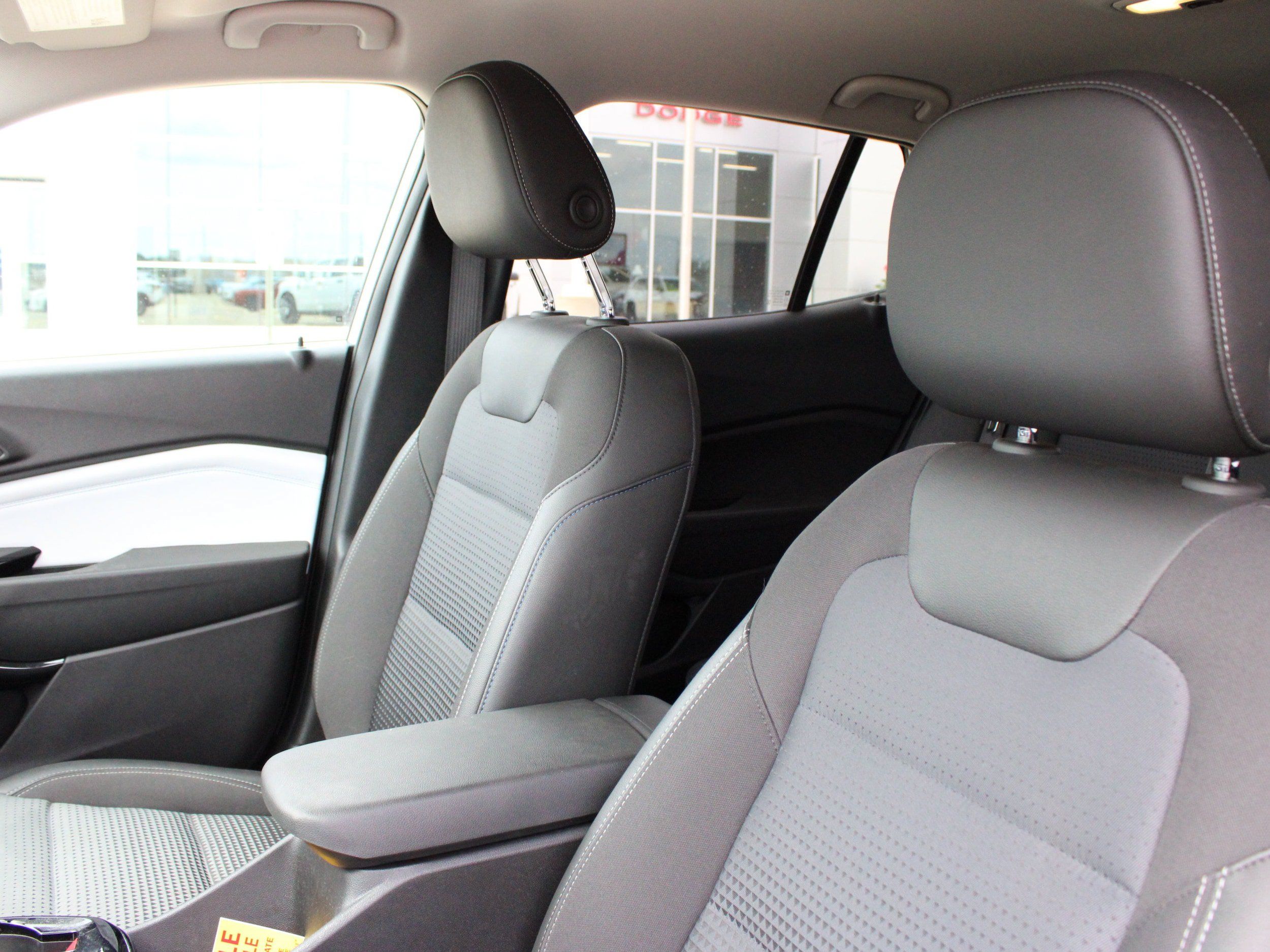 Used 2025 Chevrolet Trax LT w/ Driver Confidence Package FWD image 14