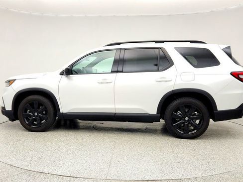 Used 2025 Honda Pilot Black Edition image 8