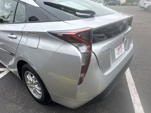 Used 2016 Toyota Prius Three Touring image 7