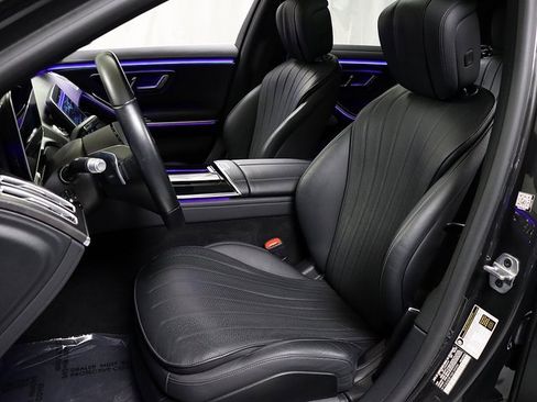 Certified 2022 Mercedes-Benz S 500 4MATIC w/ AMG Line Package image 10