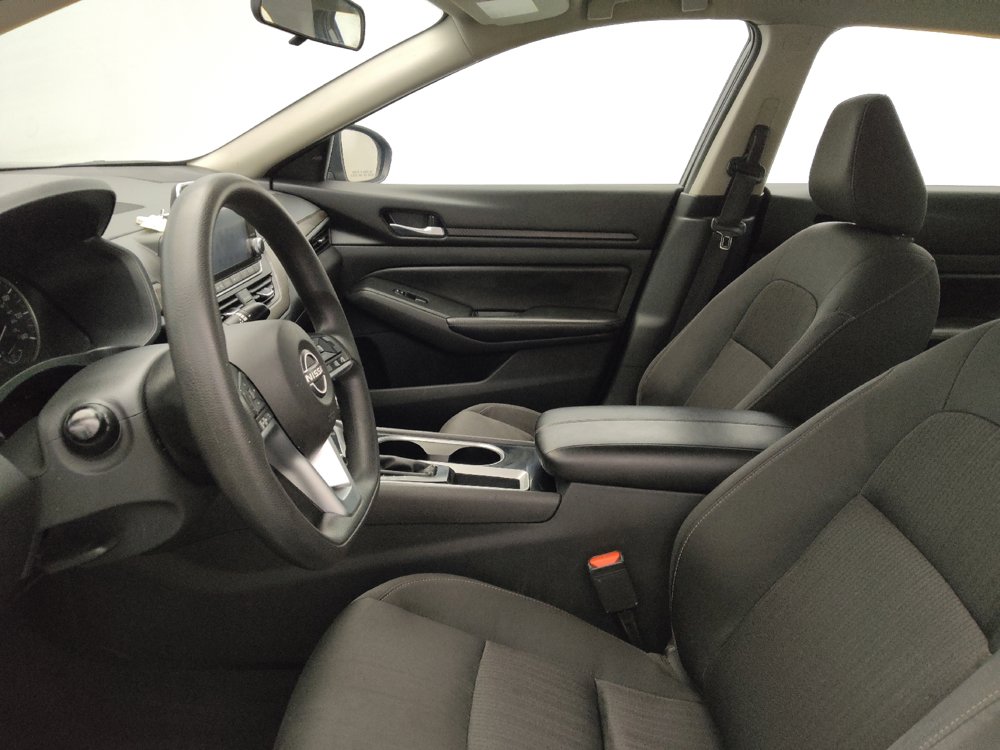 Used 2024 Nissan Altima 2.5 SV FWD image 17