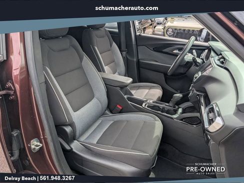 Used 2022 Chevrolet TrailBlazer LT FWD image 19