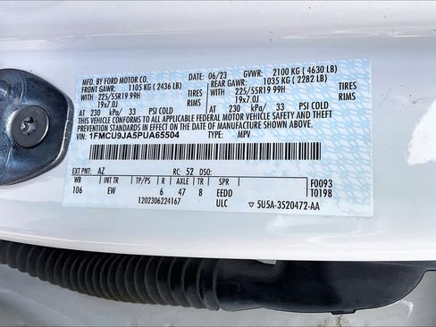 Used 2023 Ford Escape Platinum AWD/4WD image 34