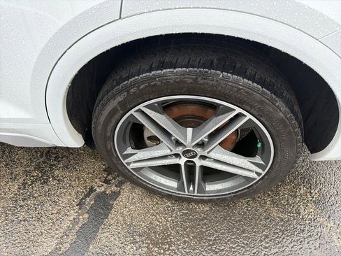 Used 2021 Audi Q5 e Premium Plus w/ Premium Plus Package image 4