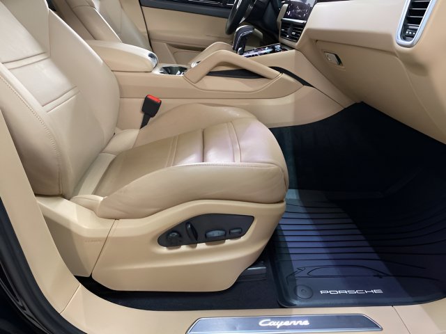 Used 2023 Porsche Cayenne AWD/4WD image 79