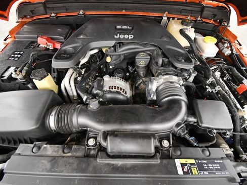 Used 2018 Jeep Wrangler Unlimited Sport S AWD/4WD image 12