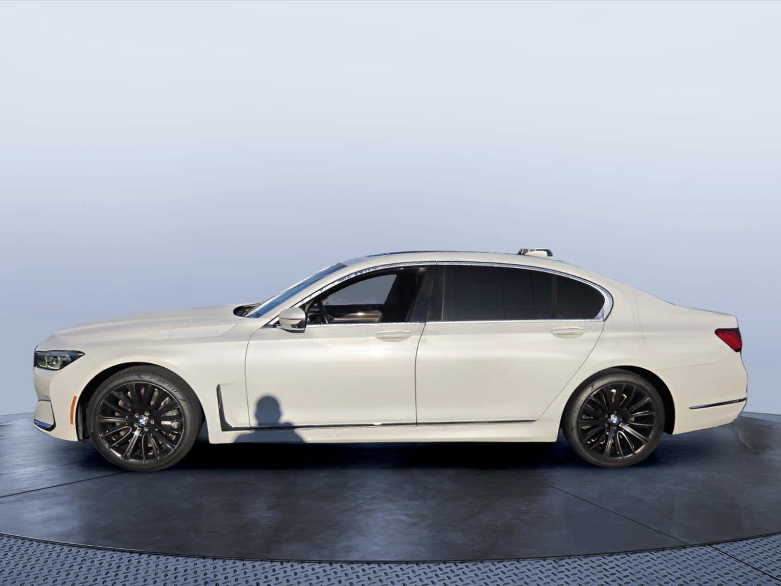 Used 2020 BMW 750i xDrive w/ Executive Package AWD/4WD image 6