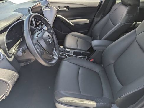 Used 2025 Toyota Corolla Cross XLE FWD image 19