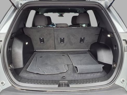 Used 2025 Chevrolet Equinox LT image 22