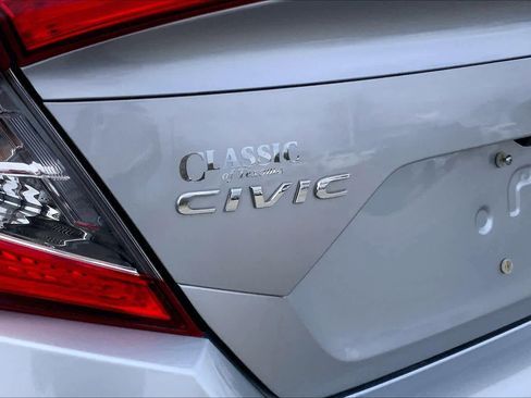 Used 2020 Honda Civic EX image 9