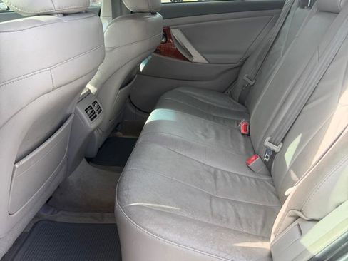 Used 2010 Toyota Camry XLE image 8