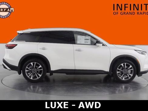 Used 2023 INFINITI QX60 Luxe image 8