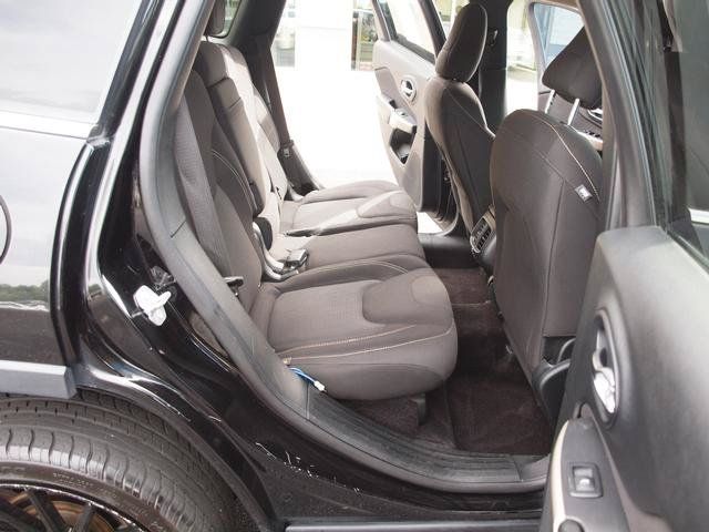 Used 2017 Jeep Cherokee Latitude w/ Safety/Convenience Group FWD image 7