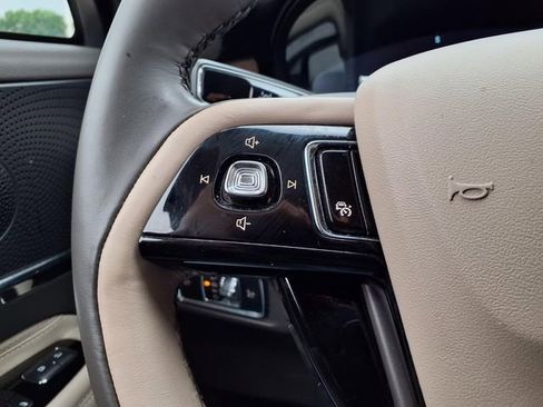 Certified 2023 Lincoln Corsair Reserve FWD image 13
